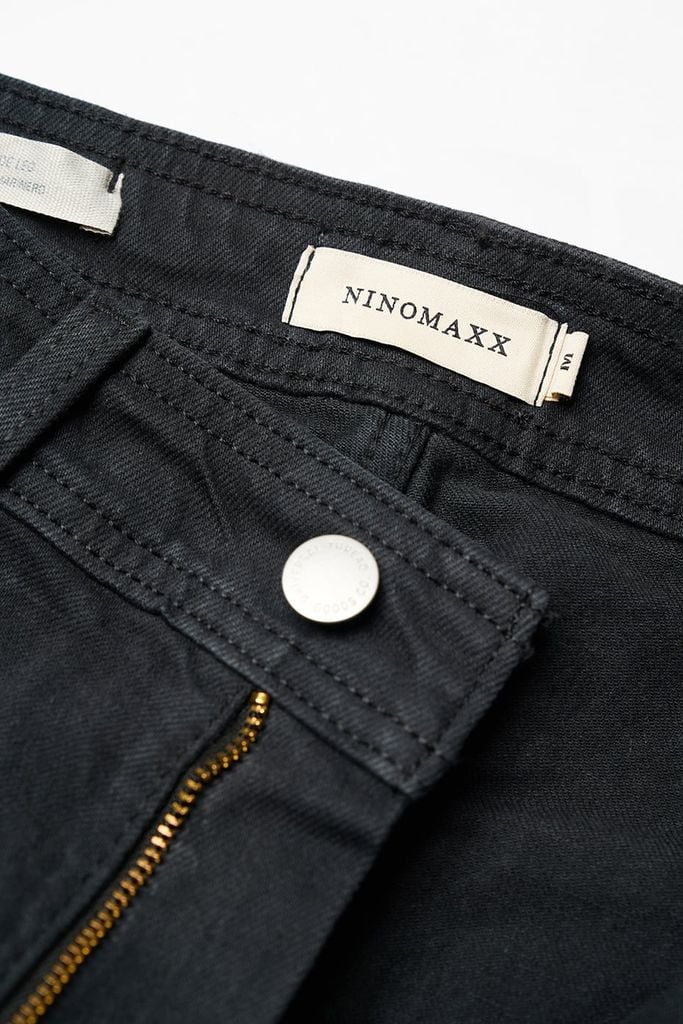 Quần Jean Nữ Ống Suông Rộng Màu Đen Ninomaxx 2601003