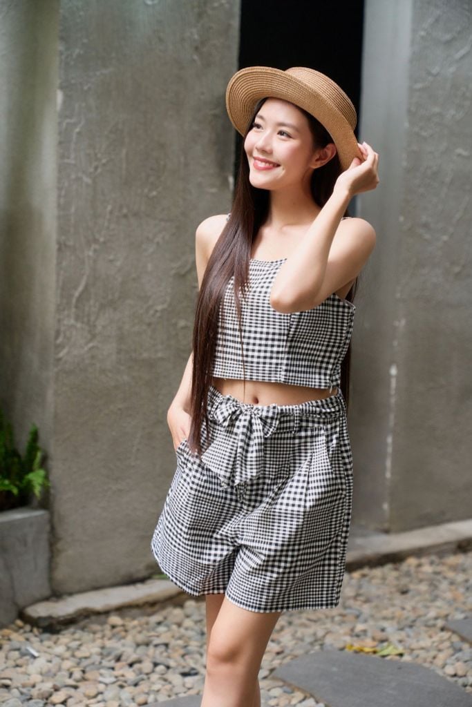 Set Áo Và Quần Nữ Kẻ Sọc Sweet Sixteen 2201007