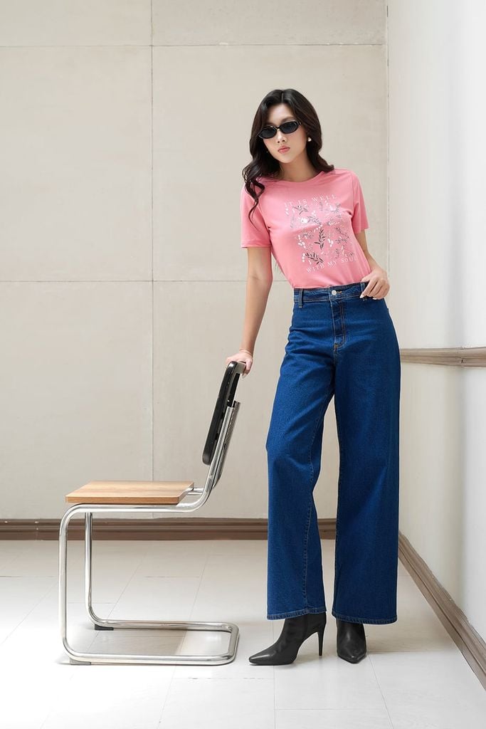Áo thun họa tiết nữ Ninomaxx mềm mại, nhẹ và thoáng 2510026