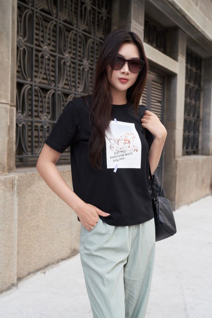 Áo Thun Graphic Tay Ngắn Nữ Ninomaxx 2503008