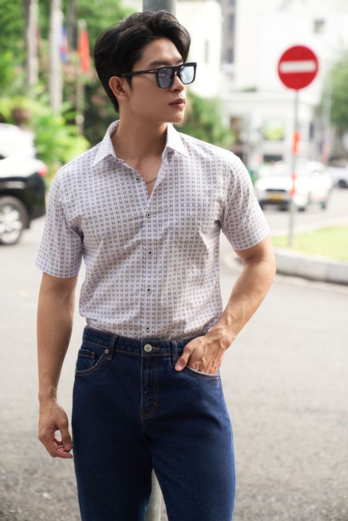 Áo Sơ Mi In Họa Tiết Tay Ngắn 2302010