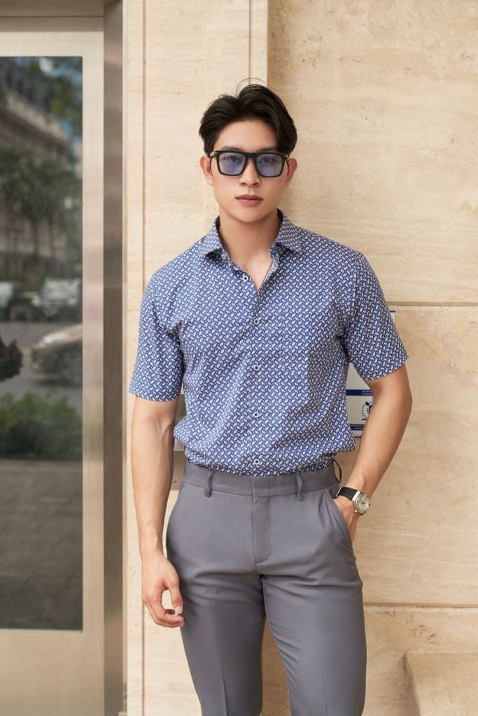 Áo Sơ Mi In Họa Tiết Tay Ngắn 2302011