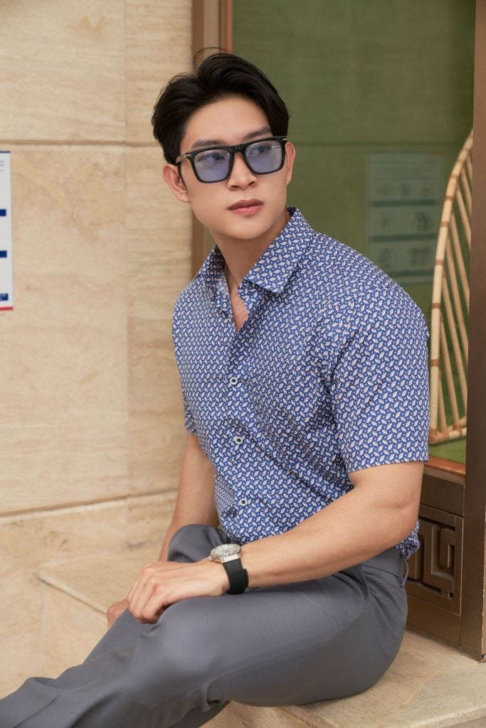 Áo Sơ Mi In Họa Tiết Tay Ngắn 2302011