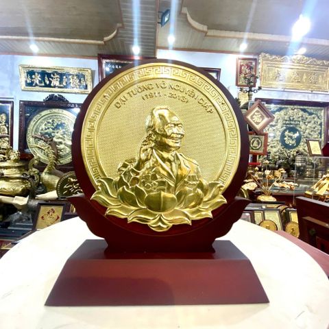 TRANH ĐỒNG CHÂN DUNG ĐẠI TƯỚNG VÕ NGUYÊN GIÁP (15cm * 19cm)