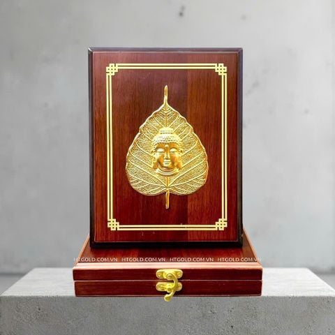 LÁ BỒ ĐỀ CHÂN DUNG ĐỨC PHẬT, DÁT VÀNG (17cm x 22cm)
