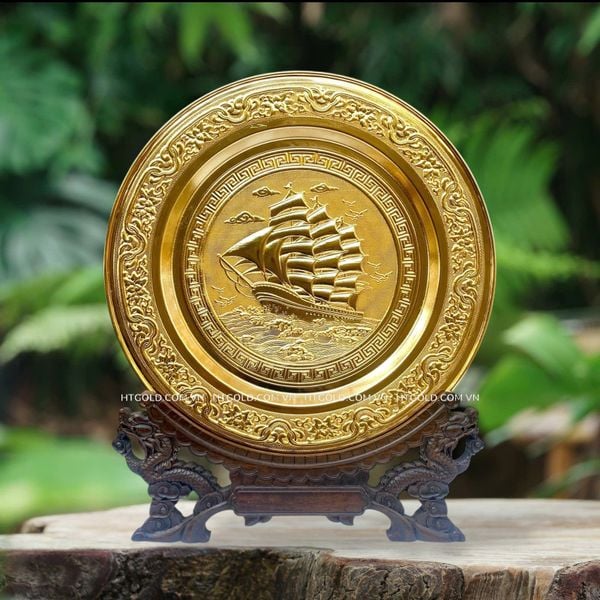 TRANH THUẬN BUỒM XUÔI GIÓ BẰNG ĐỒNG, MẠ VÀNG 24K (Đk 35cm)
