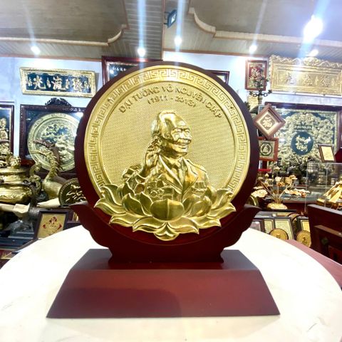 TRANH ĐỒNG CHÂN DUNG ĐẠI TƯỚNG VÕ NGUYÊN GIÁP (20cm * 25cm)