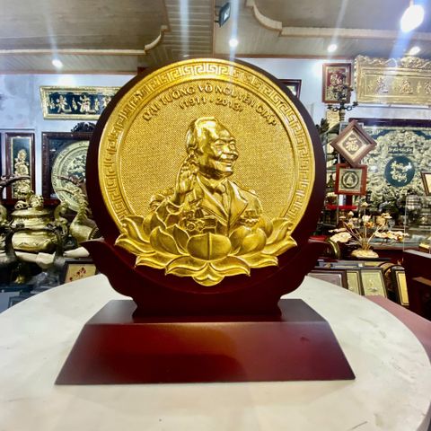 TRANH CHÂN DUNG ĐẠI TƯỚNG VÕ NGUYÊN GIÁP BẰNG ĐỒNG, DÁT VÀNG (15cm x 19cm)