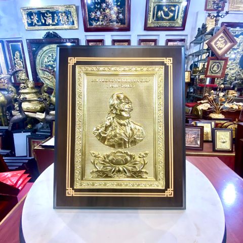 TRANH CHÂN DUNG ĐẠI TƯỚNG VÕ NGUYÊN GIÁP BẰNG ĐỒNG (20cm x 25cm).