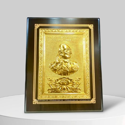 TRANH CHÂN DUNG ĐẠI TƯỚNG VÕ NGUYÊN GIÁP BẰNG ĐỒNG, DÁT VÀNG (20cm x 25cm).
