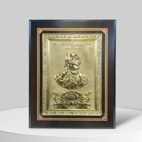 TRANH CHÂN DUNG ĐẠI TƯỚNG VÕ NGUYÊN GIÁP BẰNG ĐỒNG (20cm x 25cm).