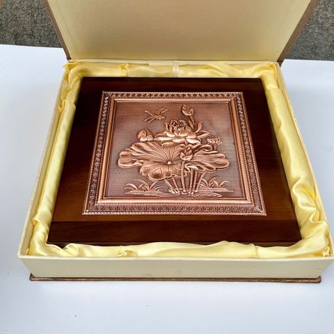 TRANH HOA SEN BẰNG ĐỒNG ĐỎ (20cm * 20cm)