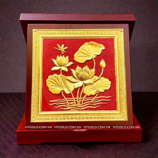 QUÀ TẶNG TRANH ĐỒNG HOA SEN, DÁT VÀNG (Kích thước 18cm)