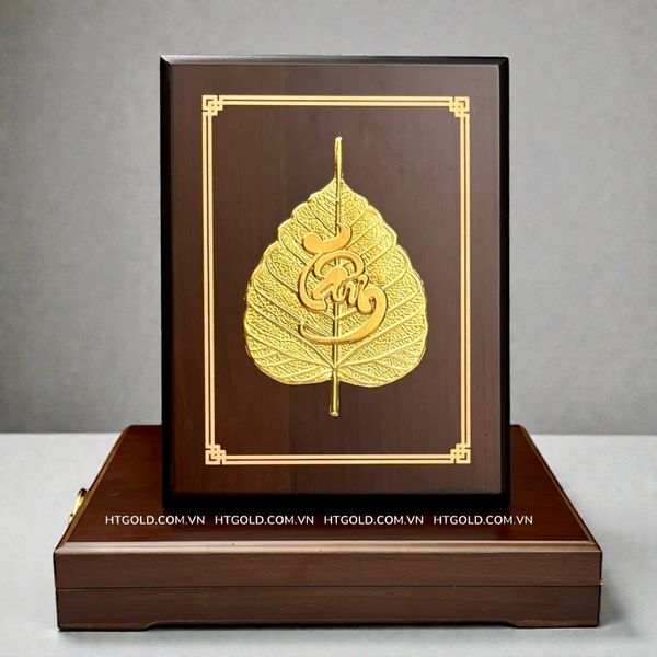 LÁ BỒ ĐỀ CHỮ TÂM, DÁT VÀNG (17cm*22cm)