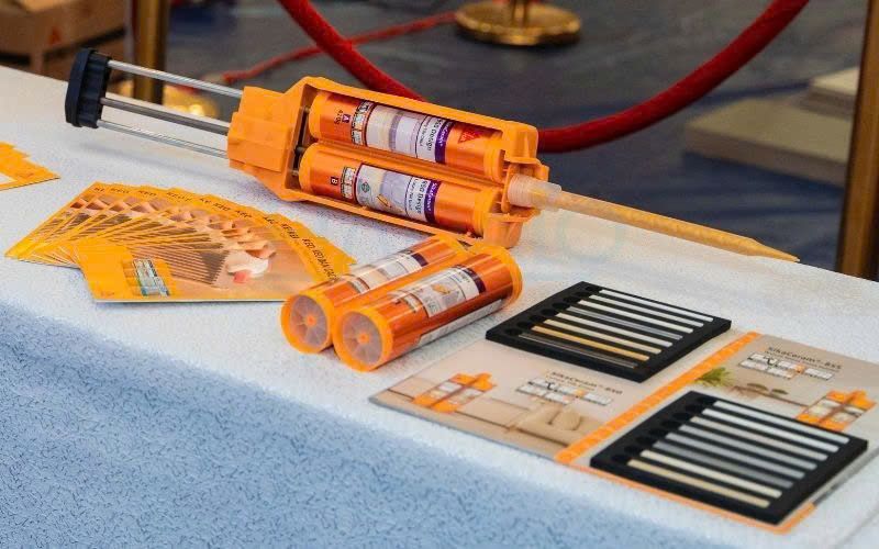  KEO CHÀ RON SIKA EPOXY 2 THÀNH PHẦN I KEO CHÀ RON SIKA GỐC EPOXY ( KEO CHÀ RON CHỐNG THẤM, CHỐNG Ố, CHỐNG PHAI MÀU ) 