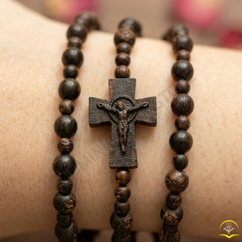  Chuỗi 50 Kinh Mân Côi Trầm Hương Sánh Chìm Quấn Tay – Sự Kết Hiệp Thiêng Liêng Và Đẳng Cấp 