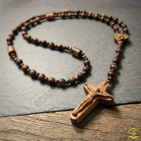  Chuỗi 50 Kinh Mân Côi Gỗ Trầm Hương Tốc Vườn – Nét Đẹp Mộc Mạc Của Đức Tin 