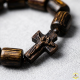  Chuỗi Mân Côi Trầm Hương Sánh Chìm Hạt Trụ – Sự Kết Hợp Hoàn Hảo Của Nghệ Thuật Và Đức Tin 