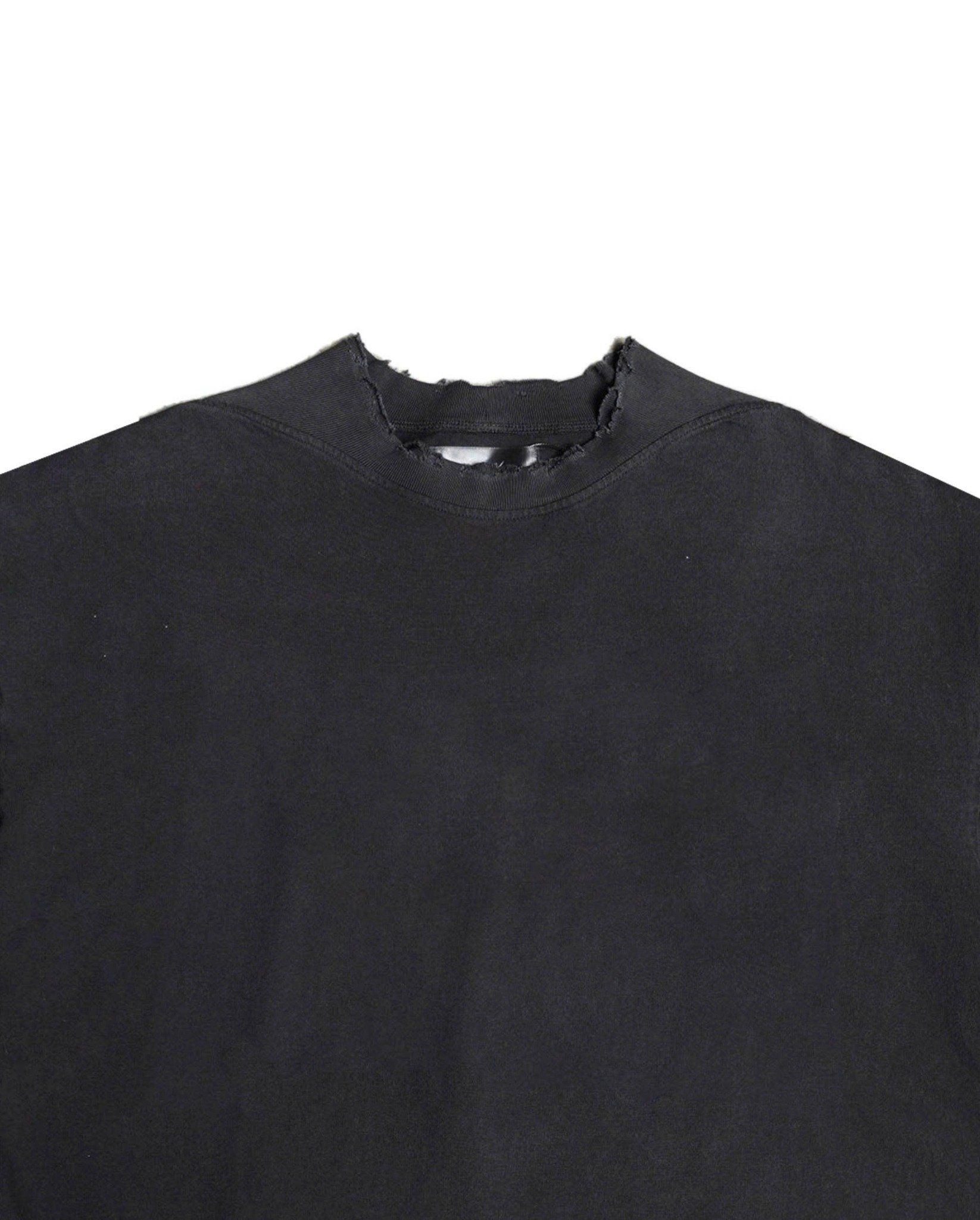 EYE NECK T-SHIRT
