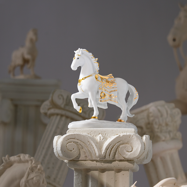 Tượng Bảo Mã 10.5 cm (Trang Trí Vàng) - Tượng - Trắng