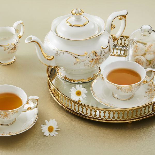 Bộ trà Đài Các Trang Trí Vàng