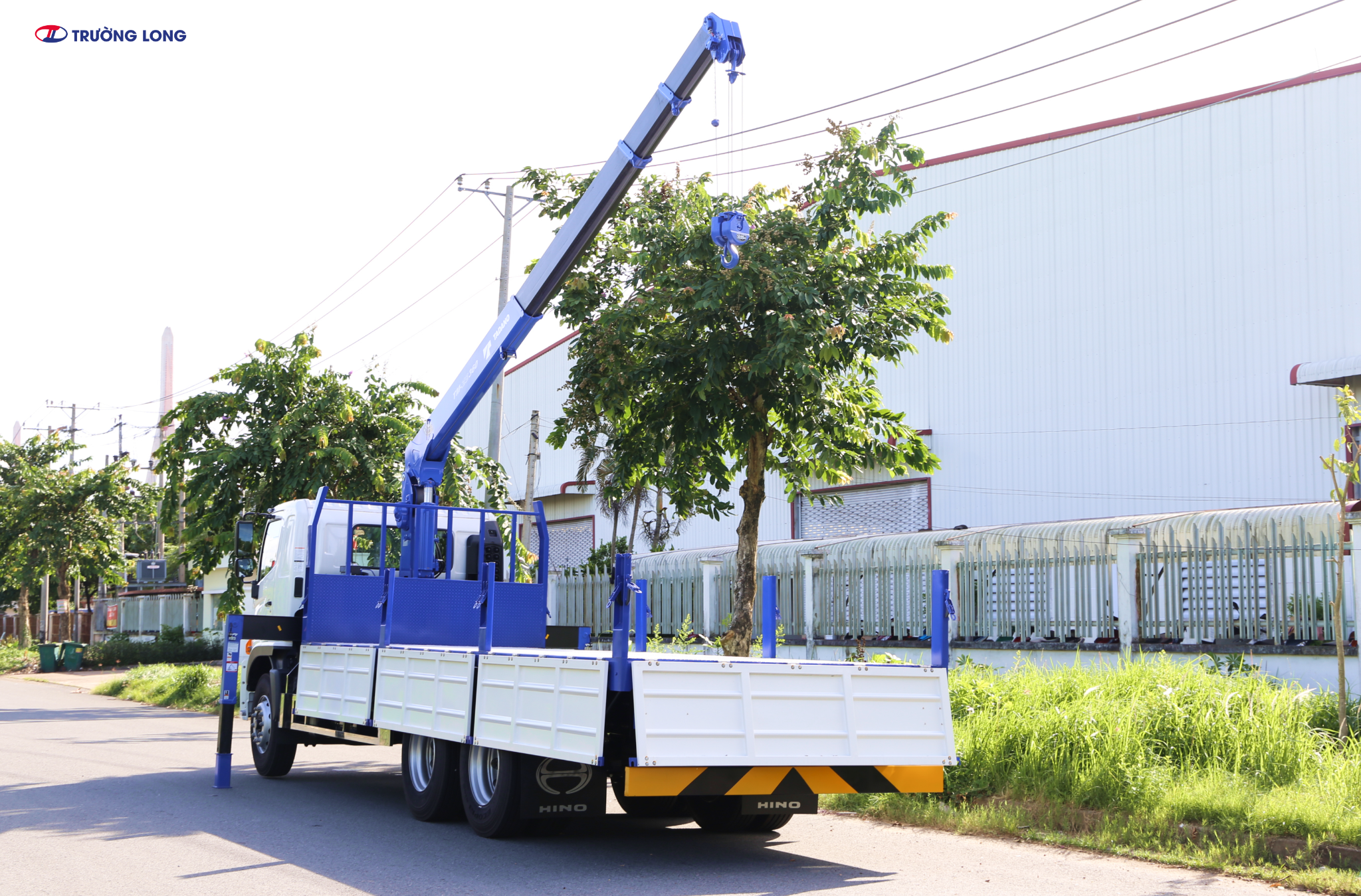 Xe tải cẩu HINO FL8JT8A E5 - Xe thùng lửng 13 tấn 8 cẩu TM-ZE364MH