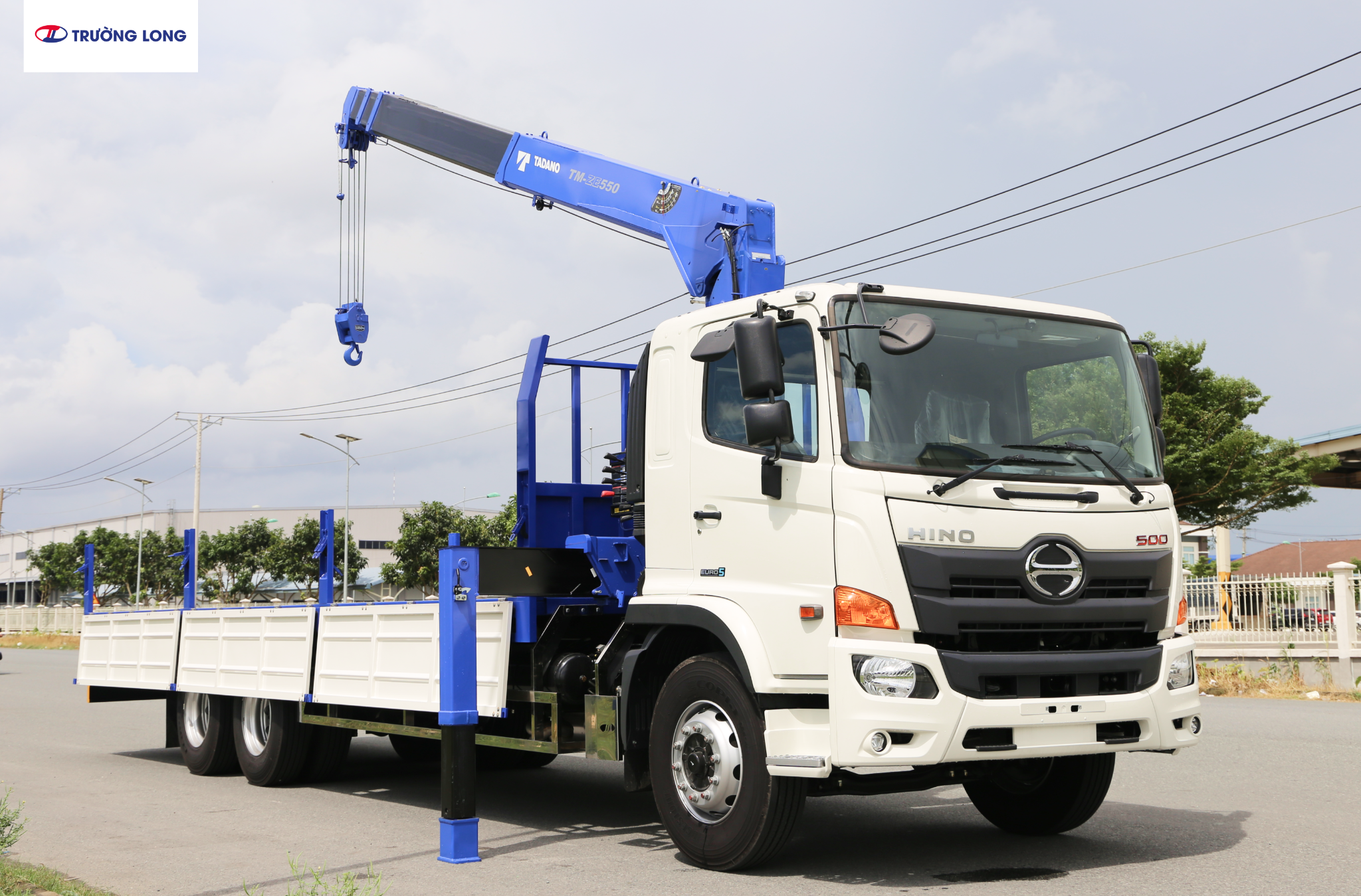 Xe tải cẩu HINO FL8JT8A-XHV E5 - Xe thùng lửng 13 tấn 3 cẩu TM-ZE554MH