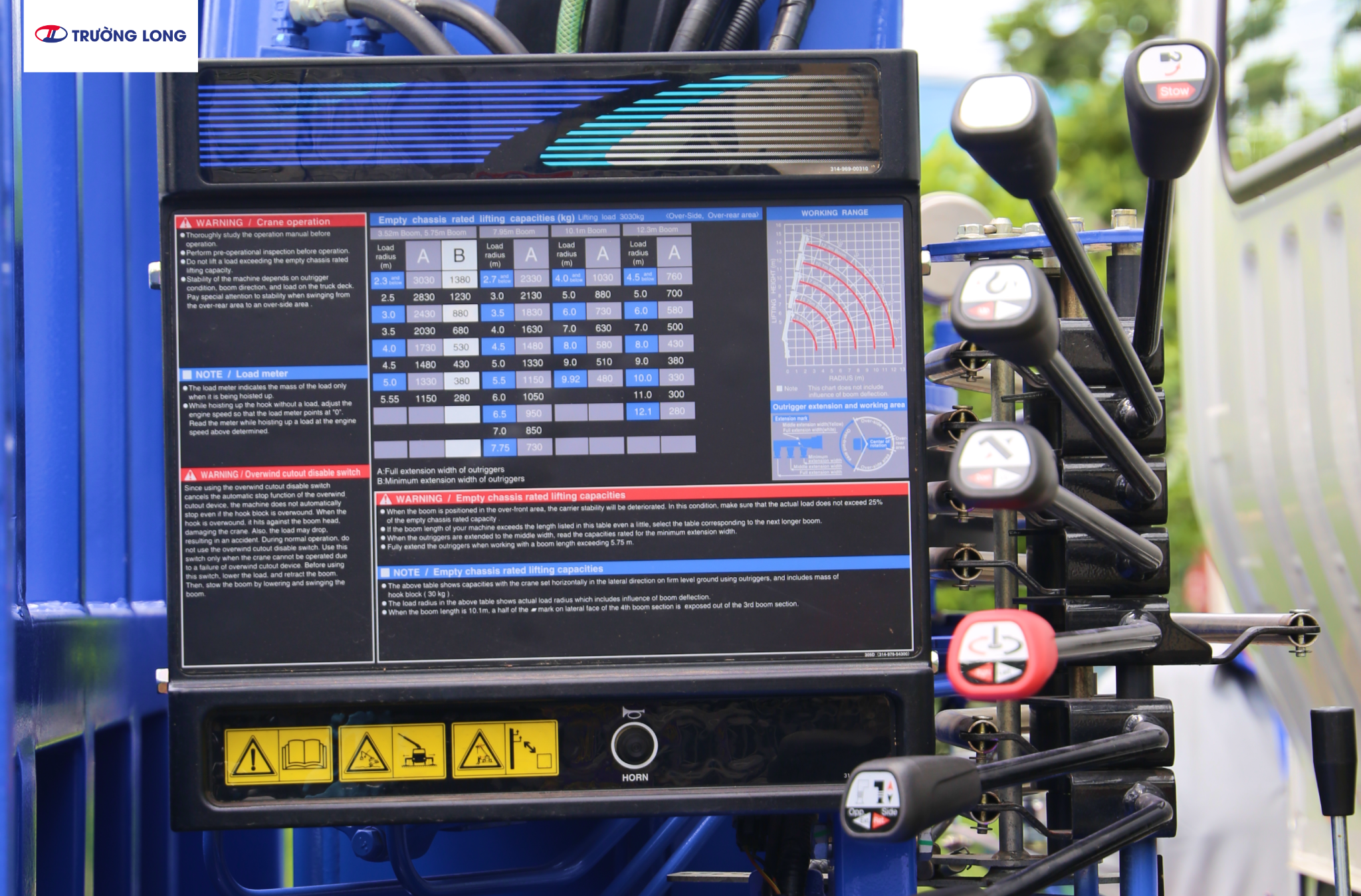 Xe tải cẩu Hino XZU730L Euro 5 3 tấn - Cần cẩu Tadano TM-ZE305MH