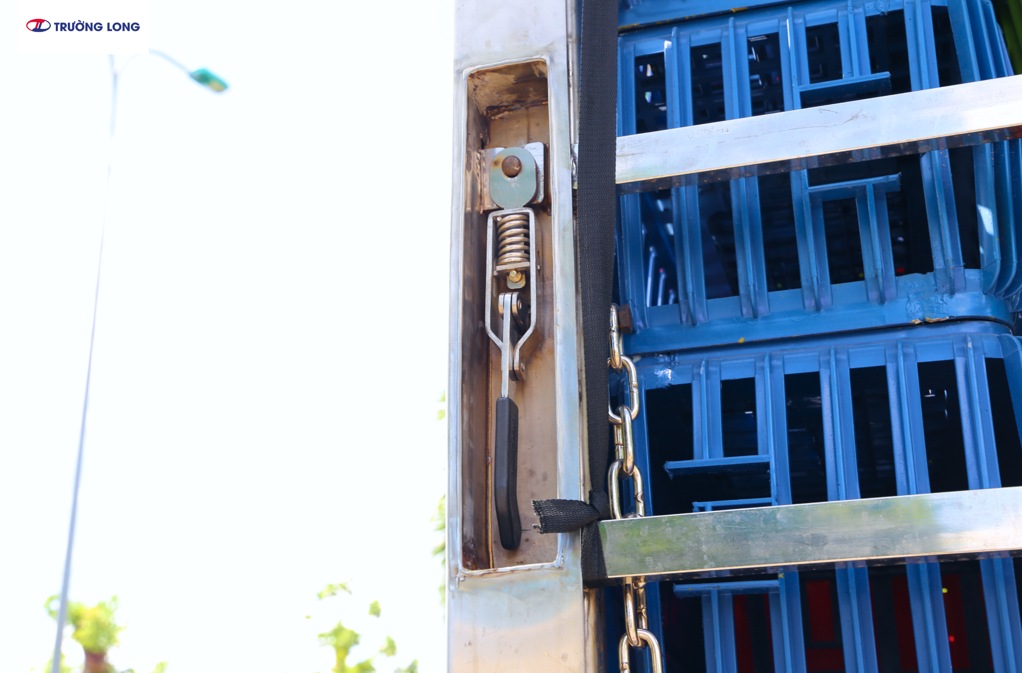 HINO FM8JW7A-U - Xe Gia Cầm 11 tấn 2