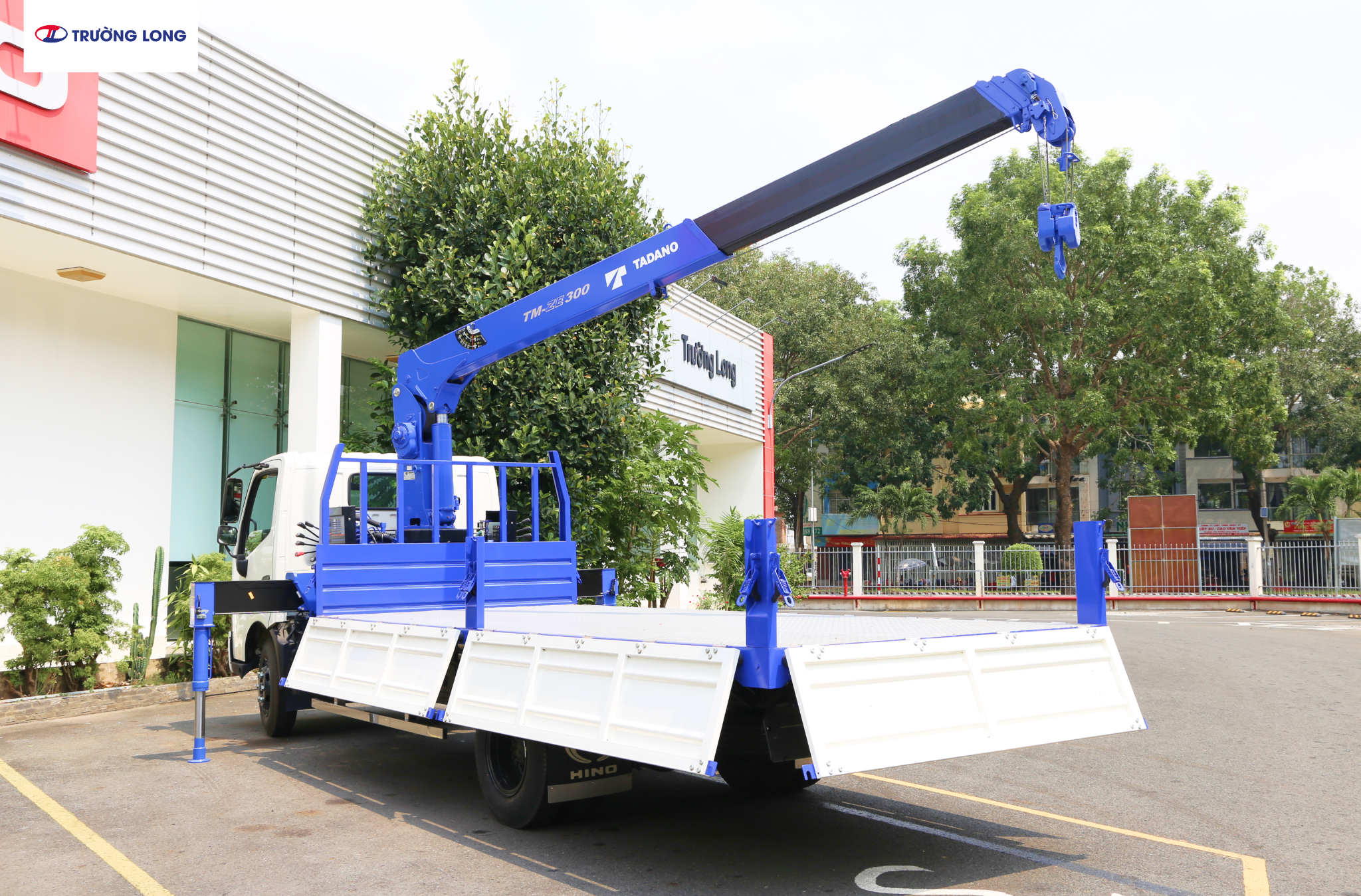 Xe tải cẩu Hino XZU730L Euro 5 3,5 tấn - Cần cẩu Tadano TM-ZE304MH