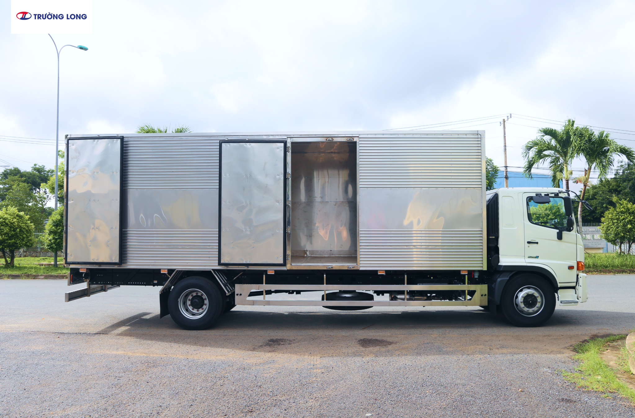 HINO FG8JT8A-PGX EURO 5 - Xe thùng kín 7 tấn 7