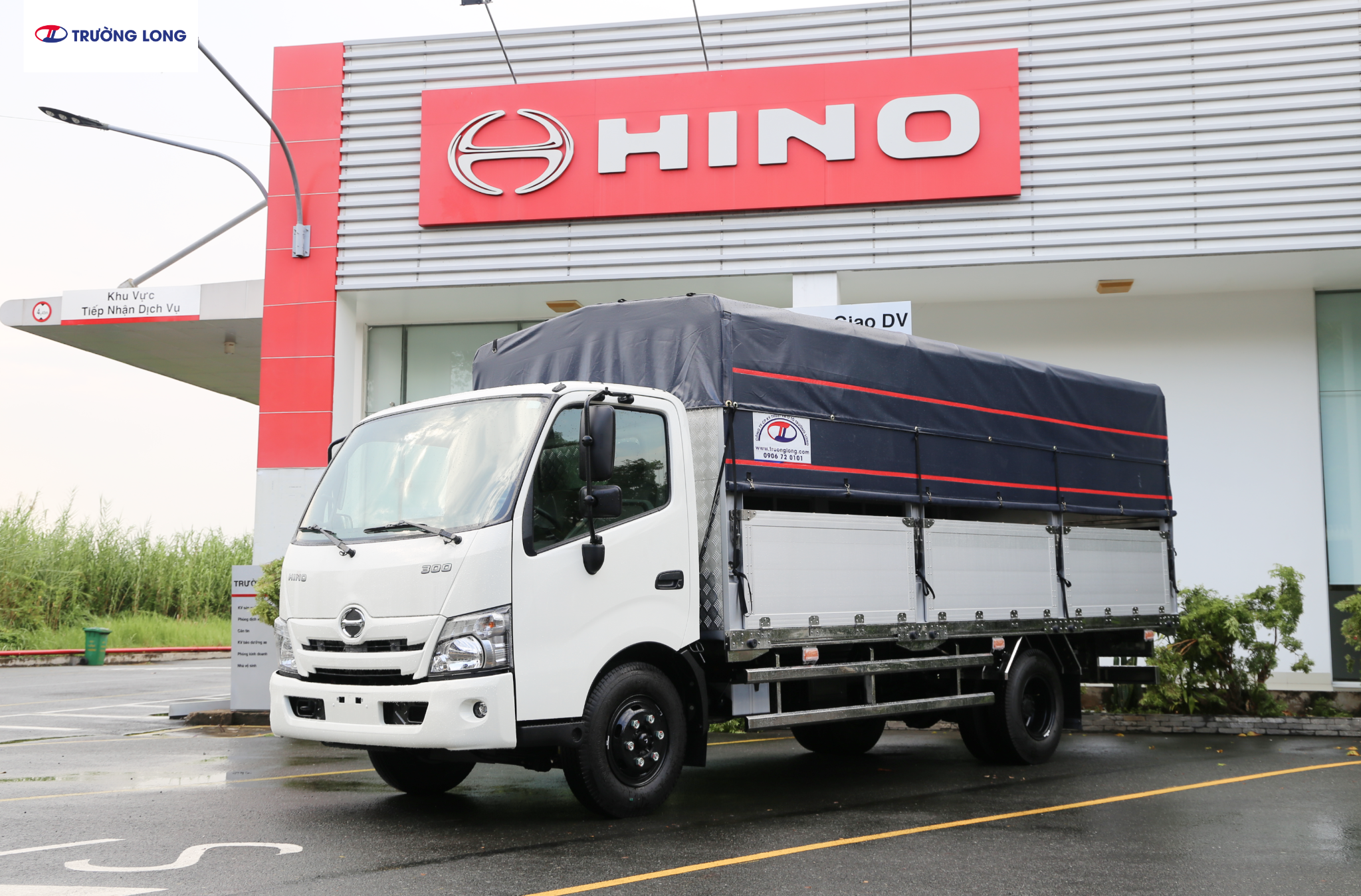 HINO XZU 720 EURO 5 - Xe tải 3t5 thùng mui bạt