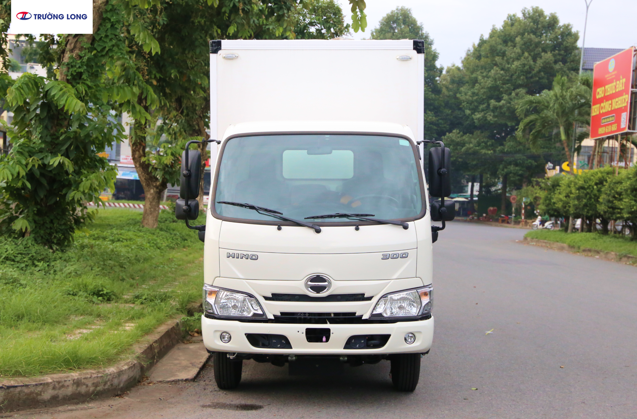 HINO XZU 650 EURO 5 - Xe thùng kín Honeycomb 2 tấn