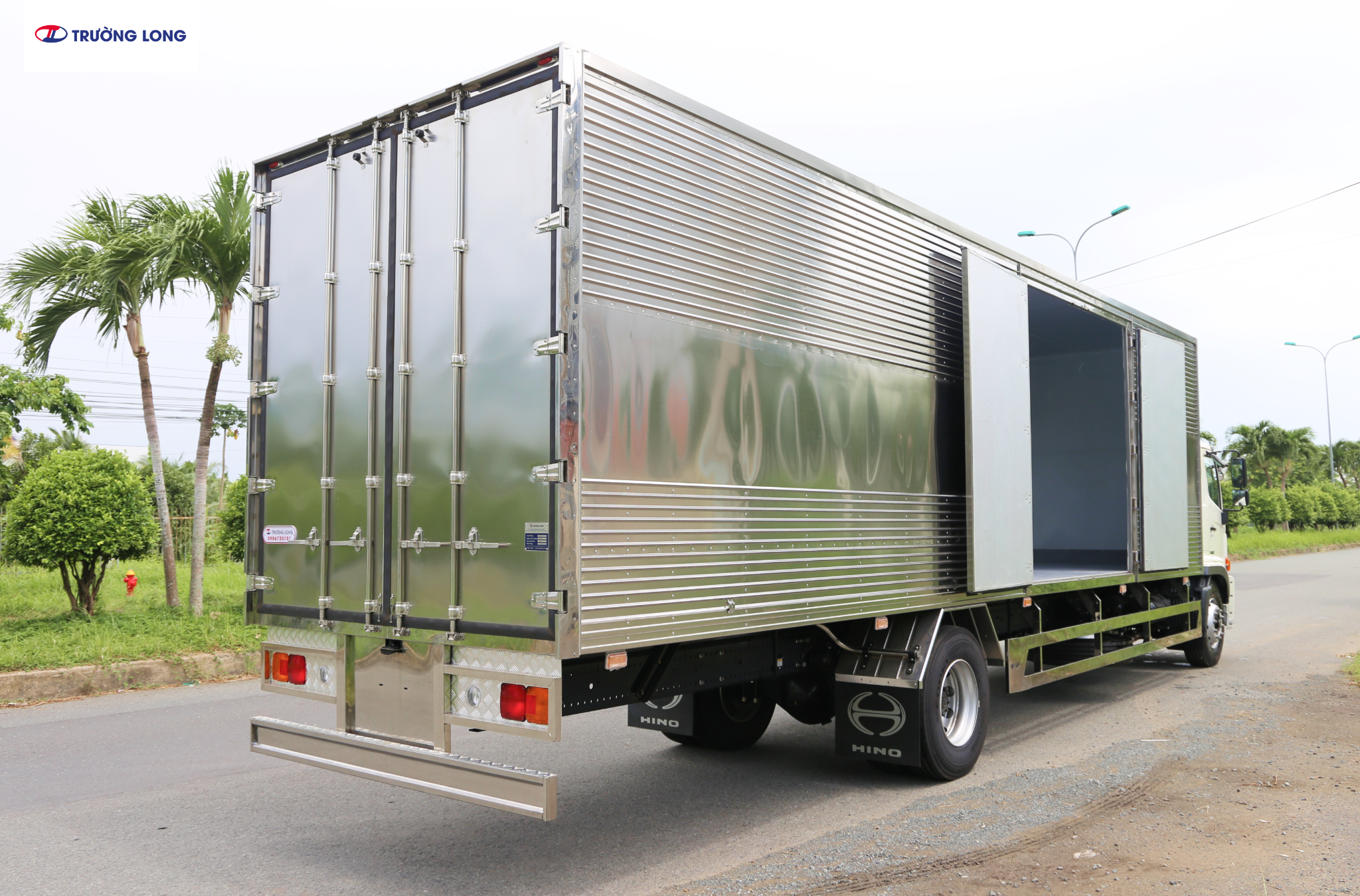 HINO FG8JT8A-PGX EURO 5 - Xe thùng kín 6 tấn 9