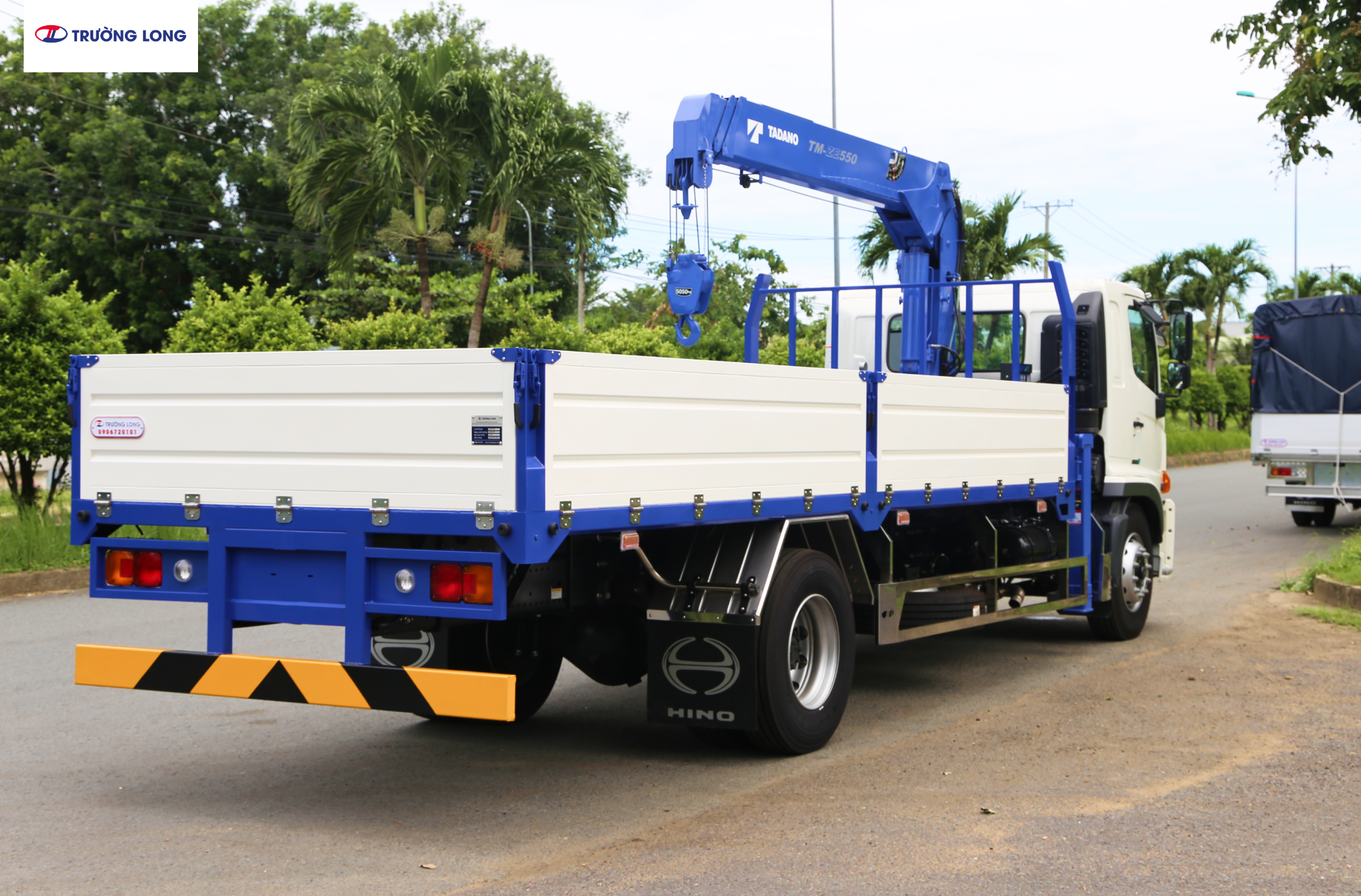 Xe tải cẩu HINO FG8JP8A-PGV E5 - Xe thùng lửng 7 tấn cẩu TM-ZE553MH