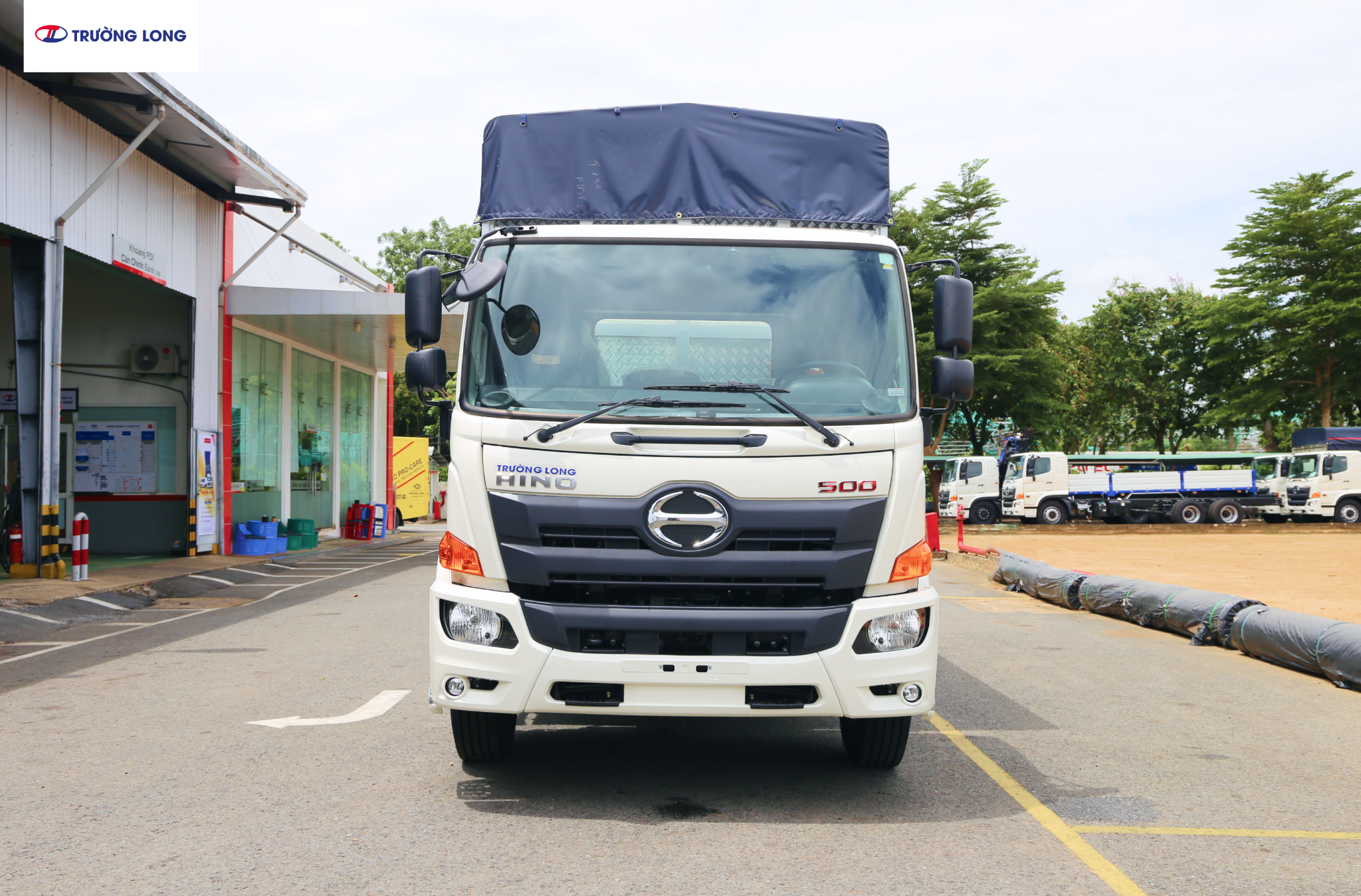 HINO FG8JT8A-PGX Euro 5 - Xe mui bạt 7 tấn 9 thùng dài 9m2
