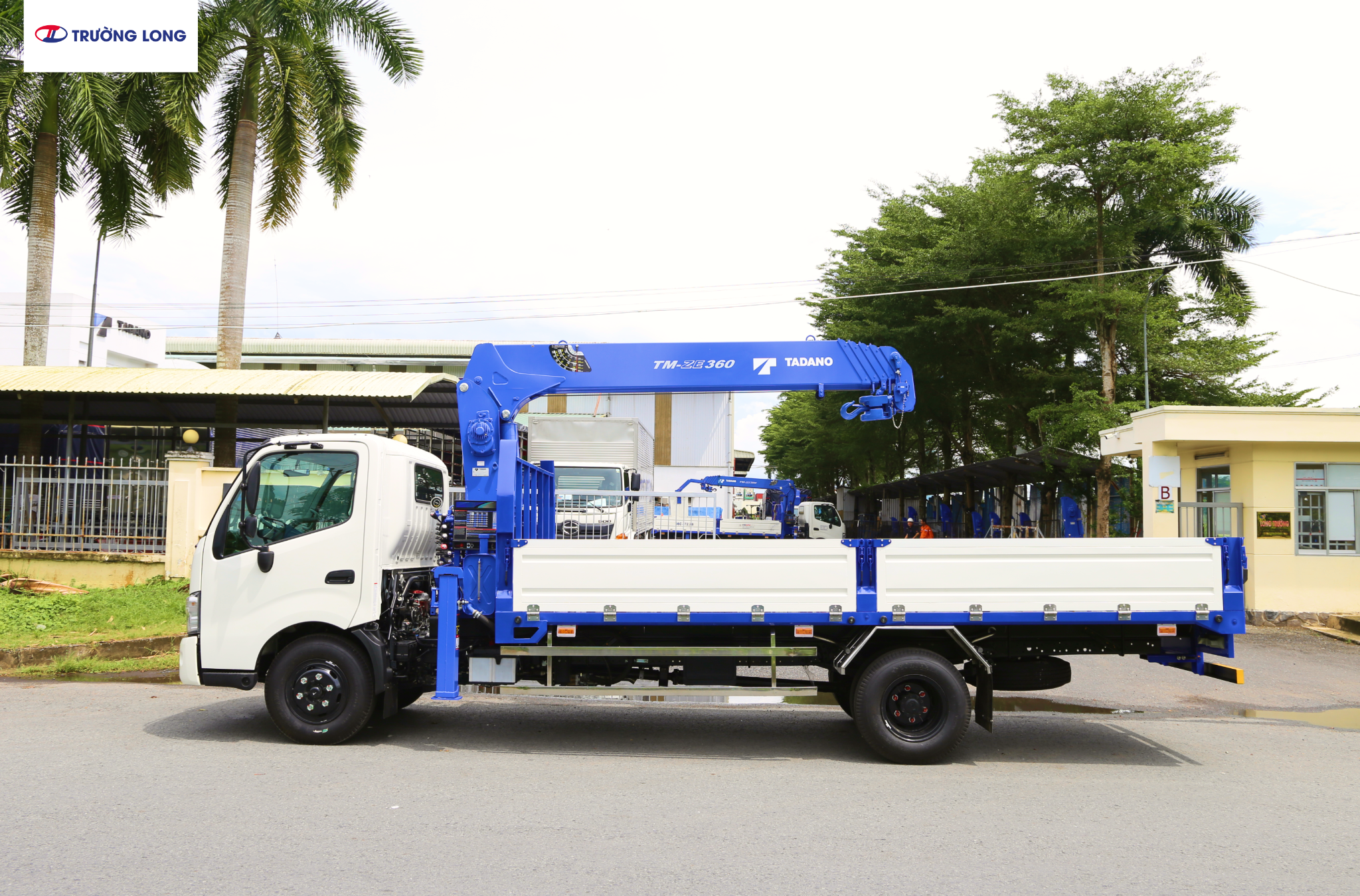 Xe tải cẩu Hino XZU730L Euro 5 3,4 tấn - Cần cẩu Tadano TM-ZE365MH