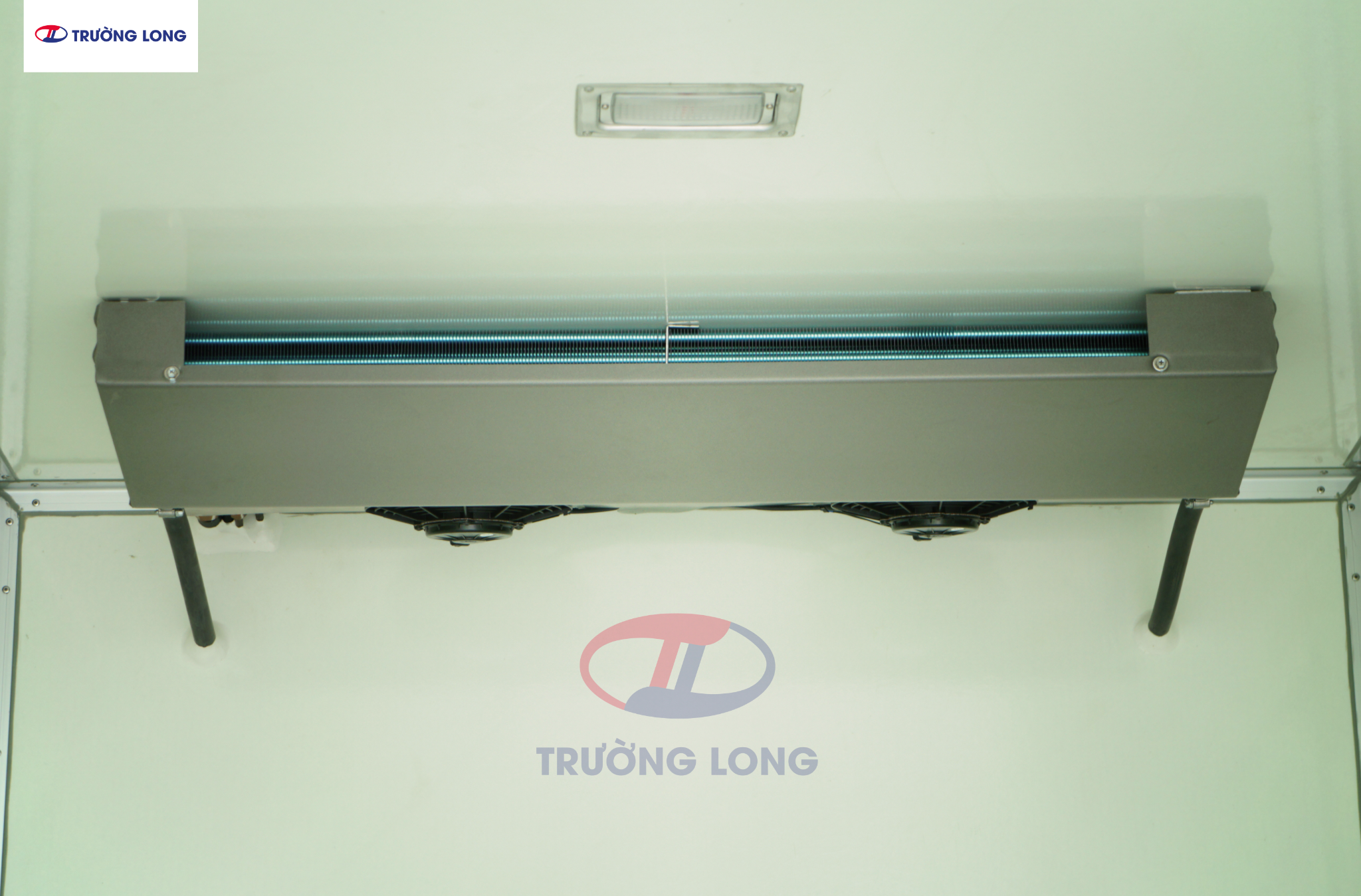HINO XZU 650 EURO 5 - Xe đông lạnh Topre 1 tấn 4