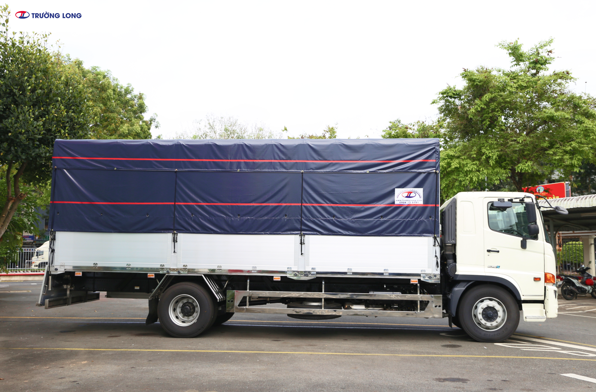 HINO FG PGV - Xe mui bạt 8 tấn thùng dài 7m3 sàn sóng