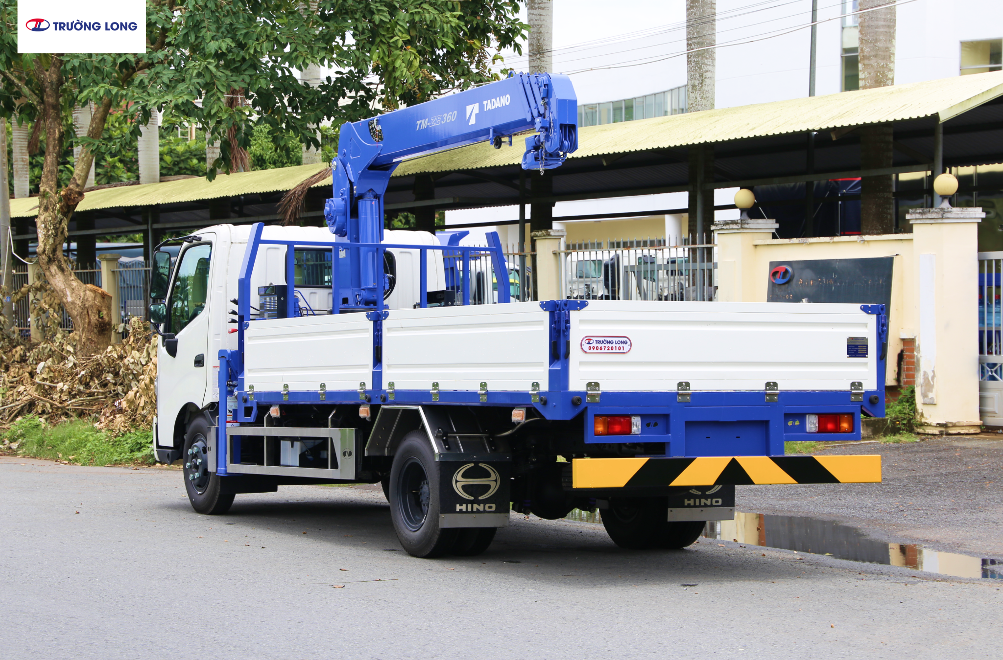 Xe tải cẩu Hino XZU720L Euro 5 2,5 tấn - Cần cẩu Tadano TM-ZE364MH