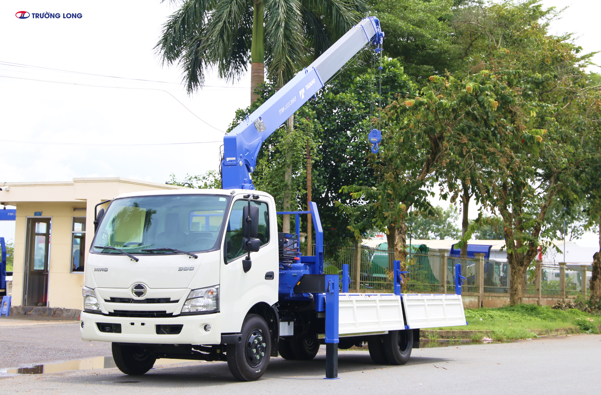 Xe tải cẩu Hino XZU730L Euro 5 3,4 tấn - Cần cẩu Tadano TM-ZE365MH