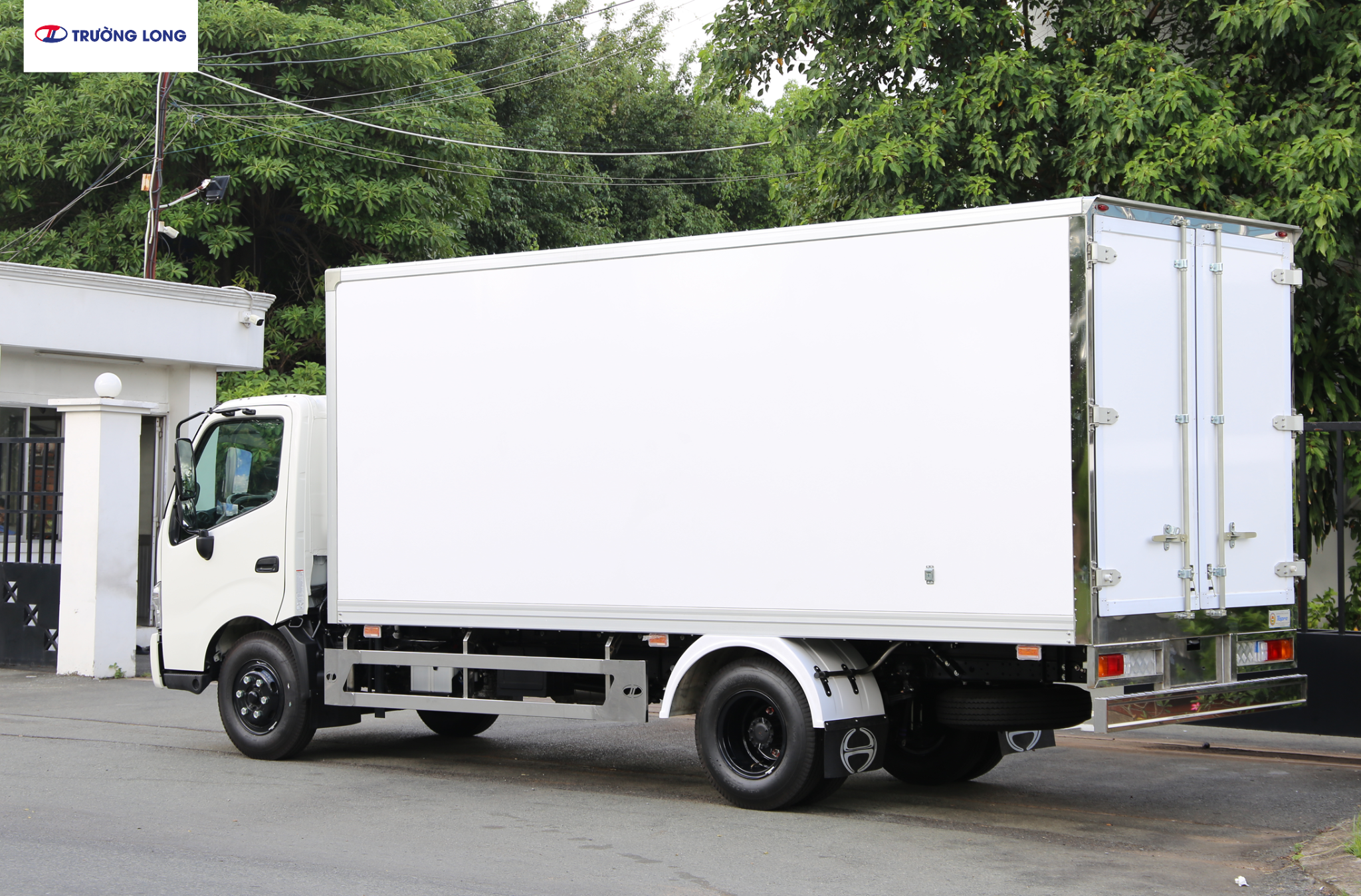HINO XZU 720 EURO 5 - Xe đông lạnh Topre 3 tấn 41