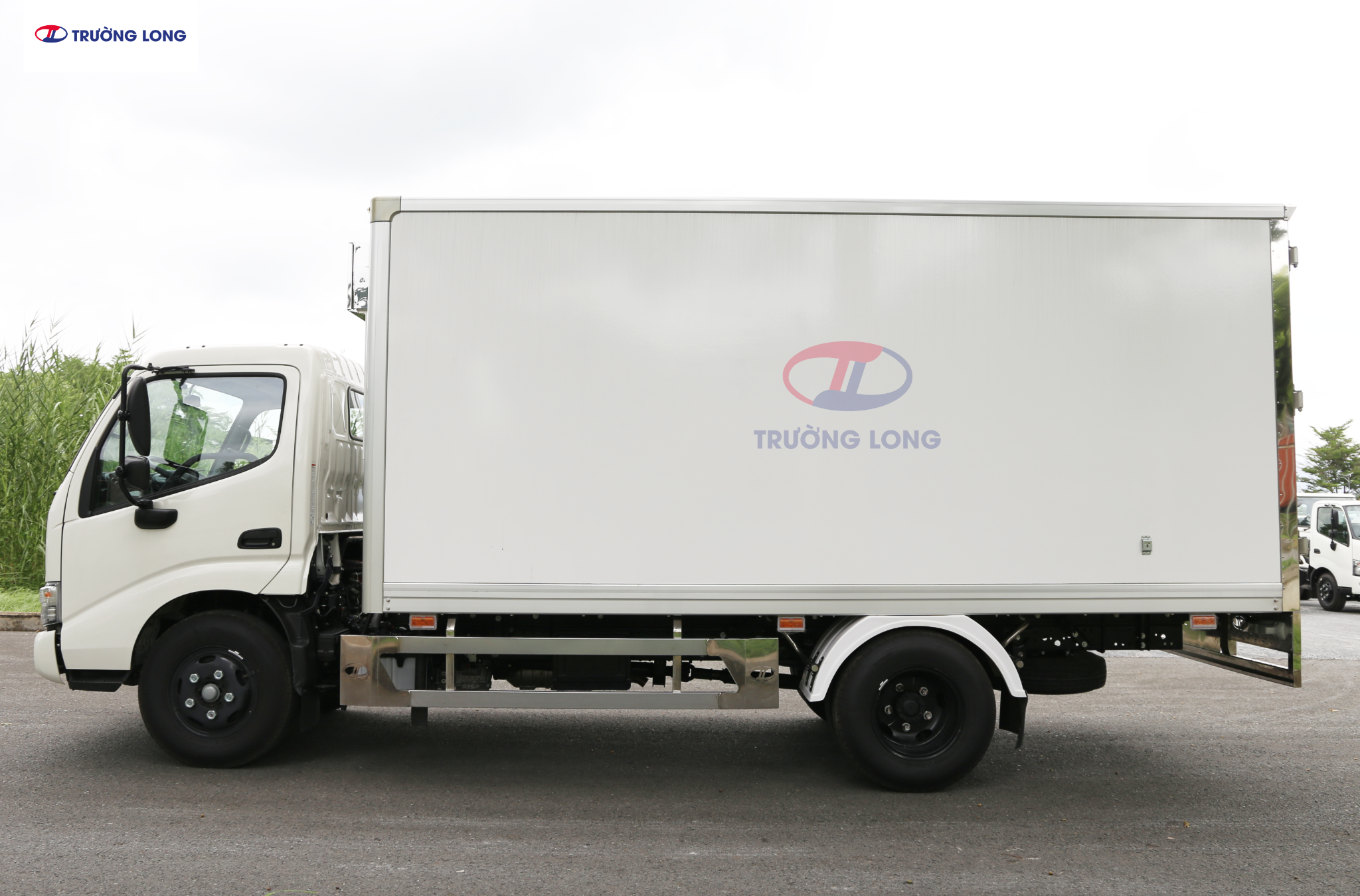 HINO XZU 650 EURO 5 - Xe đông lạnh Topre 1 tấn 4