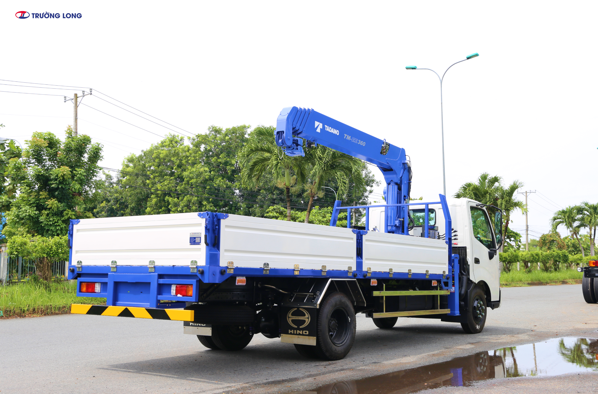 Xe tải cẩu Hino XZU730L Euro 5 3,4 tấn - Cần cẩu Tadano TM-ZE365MH
