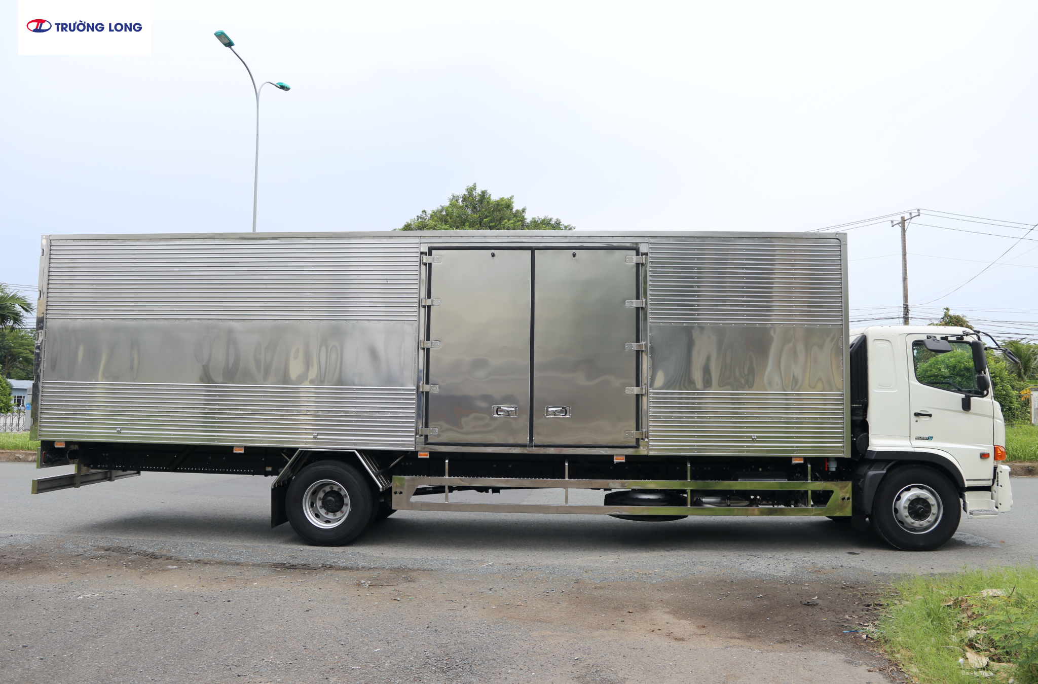 HINO FG8JT8A-PGX EURO 5 - Xe thùng kín 6 tấn 9