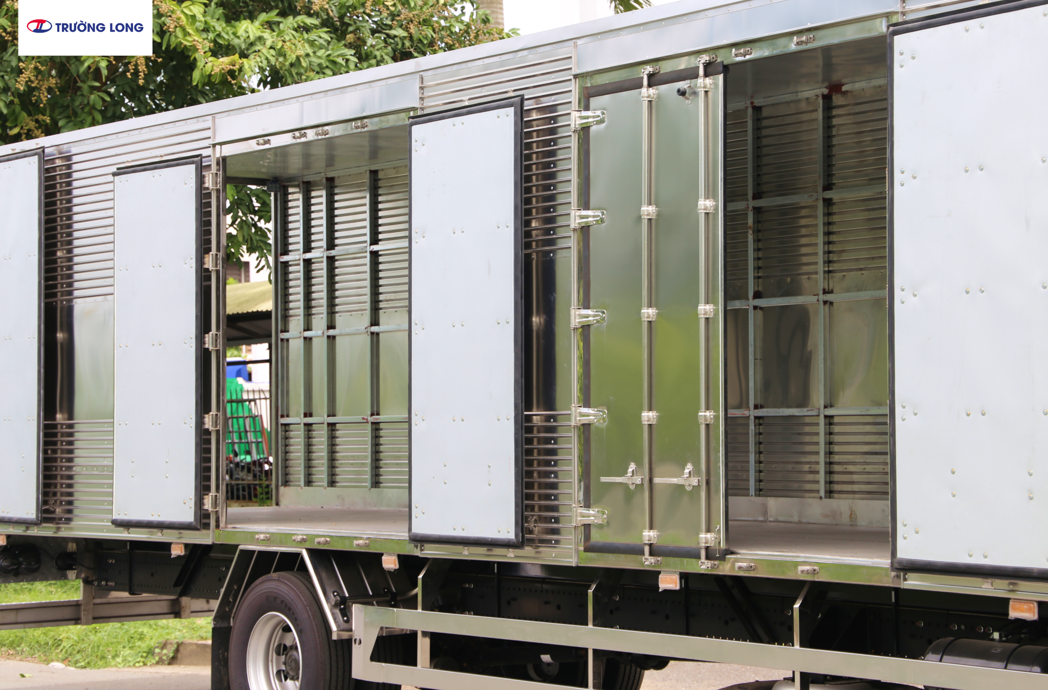 HINO FG8JT8A-PGX EURO 5 - Xe thùng kín 6 tấn 8