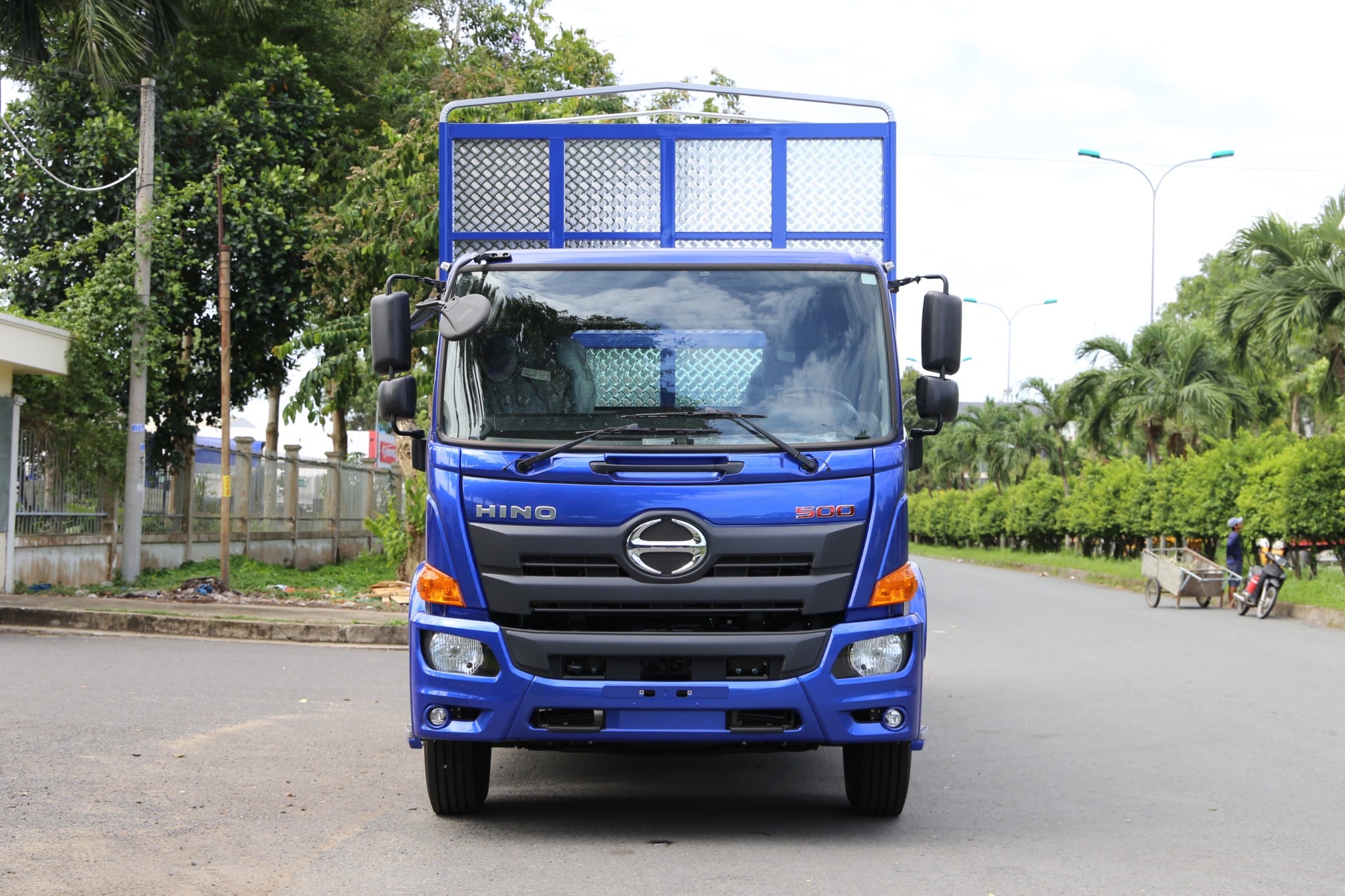 HINO FG8JT8A-PGV Euro 5 - Xe mui bạt 8 tấn 5 thùng dài 8m1 sàn sóng