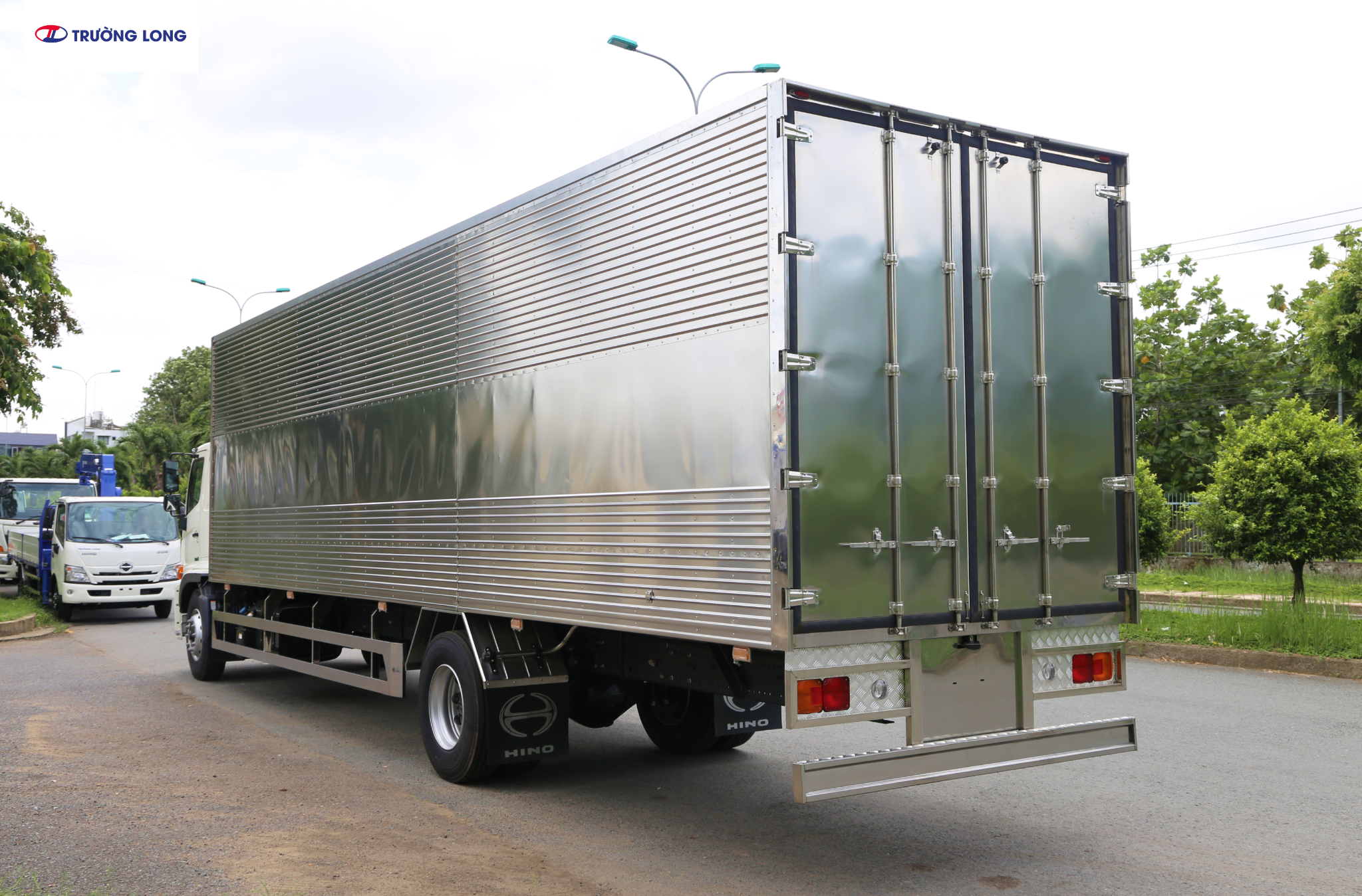 HINO FG8JT8A-PGX EURO 5 - Xe thùng kín 6 tấn 8