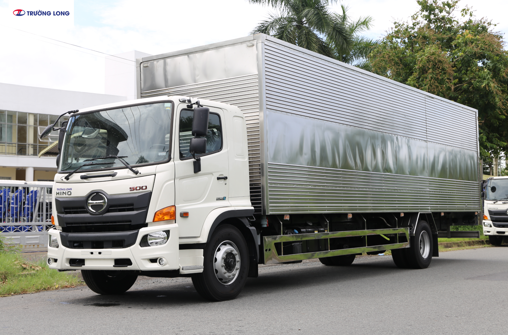 HINO FG8JT8A-PGX EURO 5 - Xe thùng kín 6 tấn 9