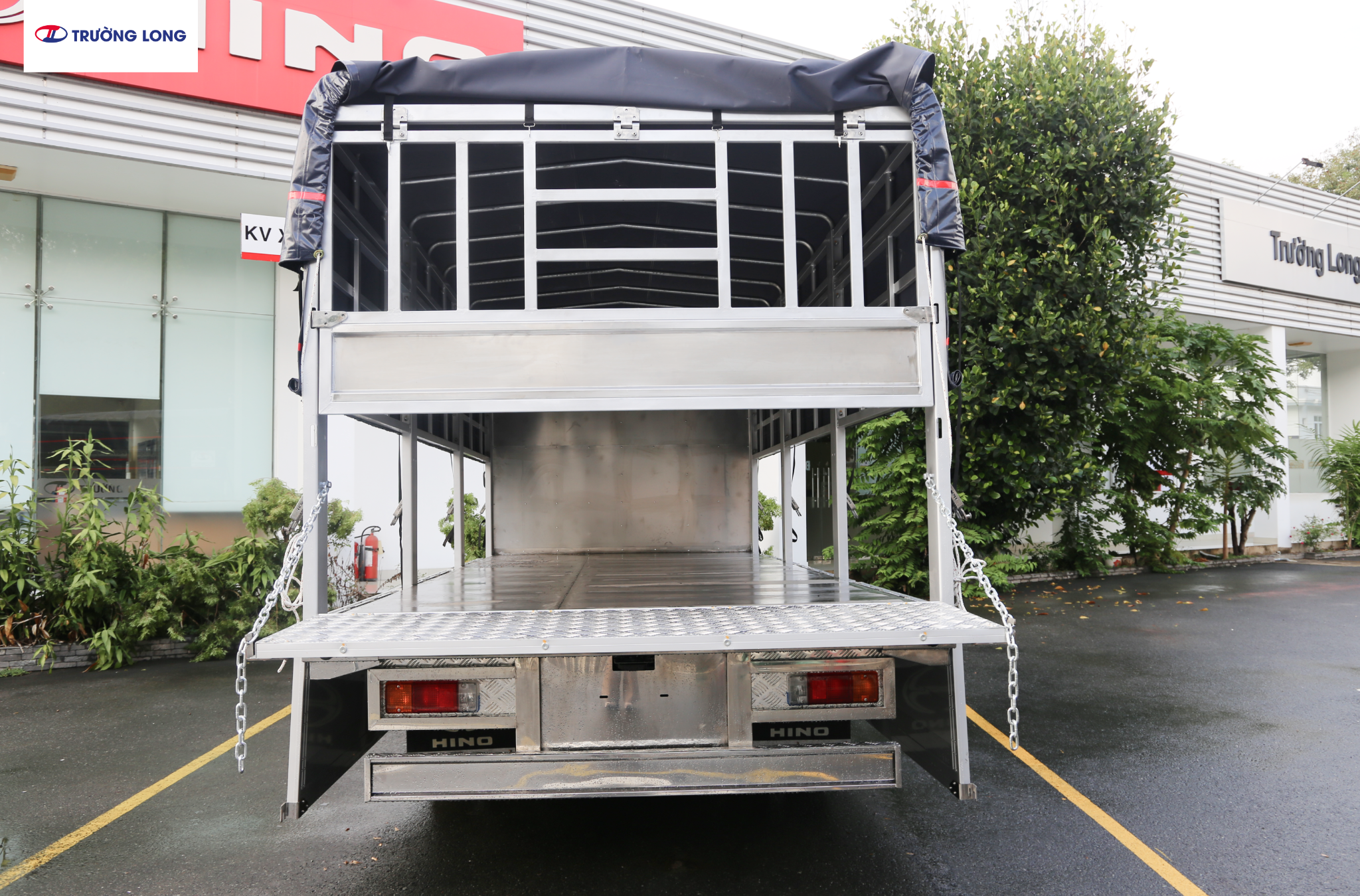 HINO XZU 720 EURO 5 - Xe tải 3t5 thùng mui bạt